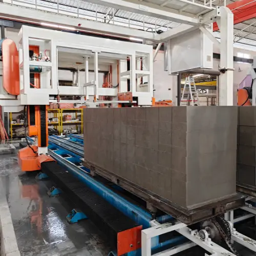 Apparatuur voor zelfisolerende blokken is goed voor droog snijden of nat snijden Ons bedrijf ontwikkelde een nieuwe 360 graden roterende snijzaag