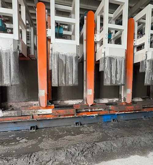 Sichuan klant niet-geautoclaveerde CLC baksteen productielijn project
